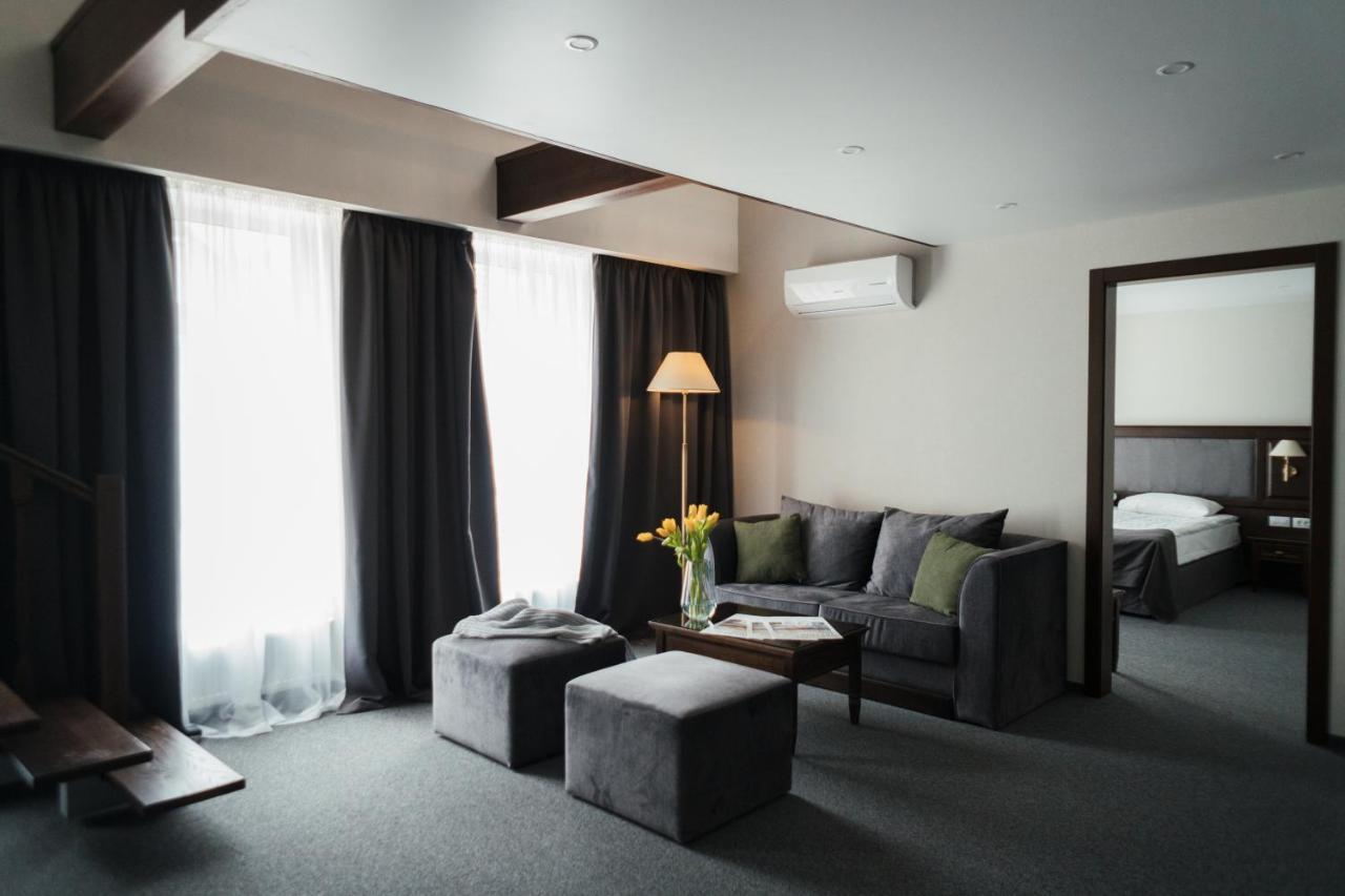 Optima Collection Bergshloss Rivne Exterior foto