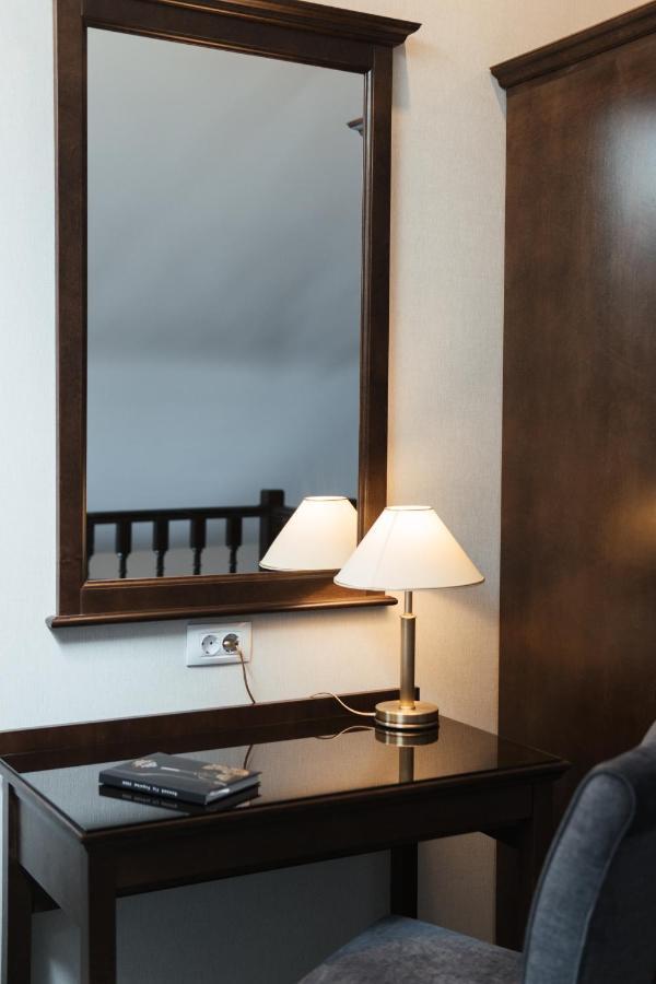 Optima Collection Bergshloss Rivne Exterior foto