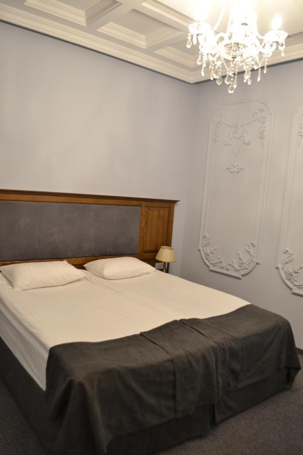 Optima Collection Bergshloss Rivne Exterior foto